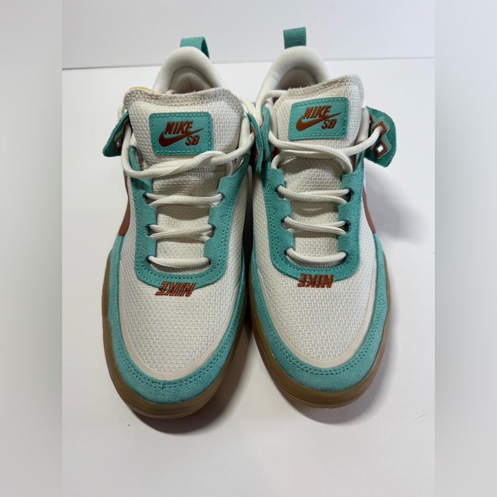 Nike Kids Sneakers - White, Teal, and Brown‎ size 6.5Y no box new sneakers